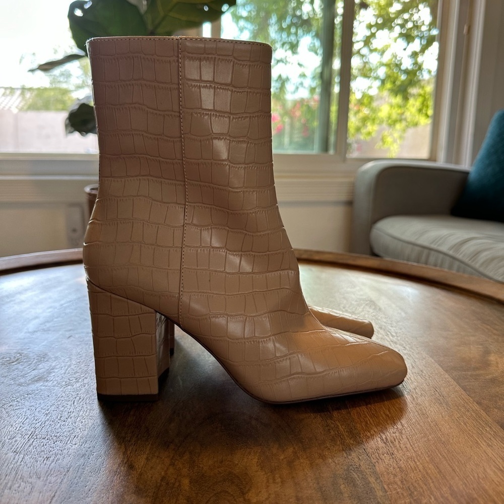 NEW Ann Taylor North Crocodile Print Leather Boots - Picture 1 of 8